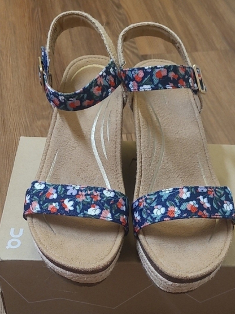 aetrex Women’s Floral Navy Platform Sandals